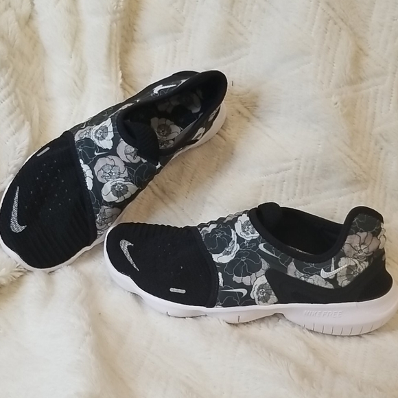 Nike Shoes - Nike Free slip ons